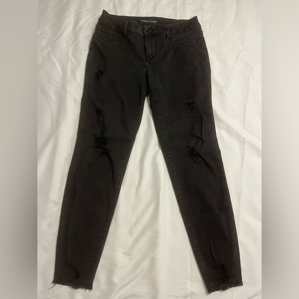Maurice’s distressed black jegging